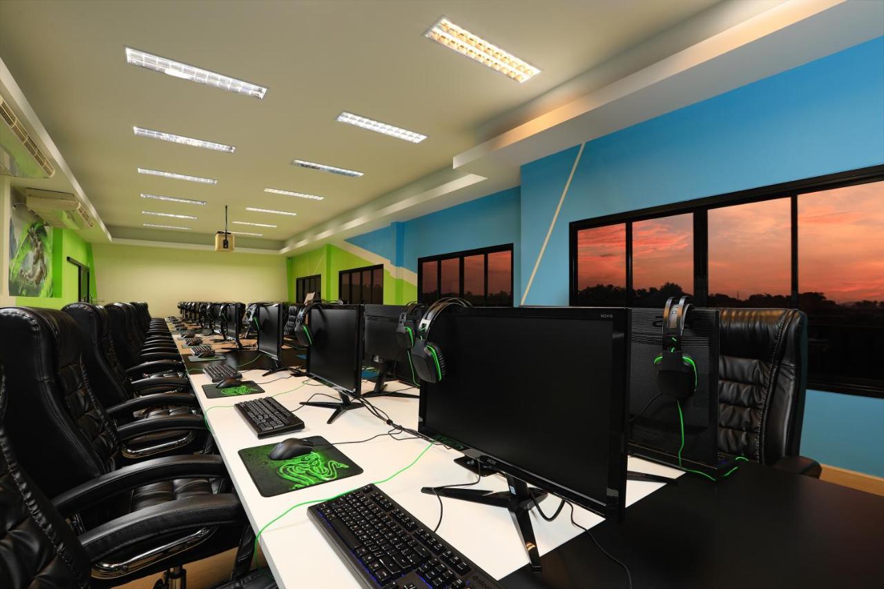 Gamers Paradise Hotel Чалонг Экстерьер фото
